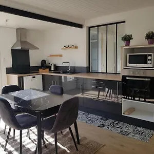 Maison Proche Clermont-fd Entre Chu Et Cezeaux -parking Hébergement de vacances